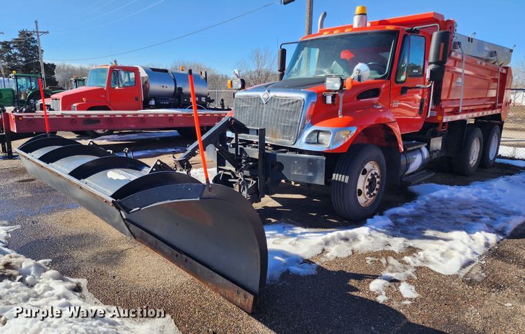 image for item LT9485 2007 International 7400  dump truck