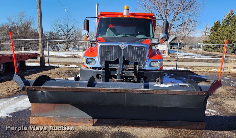 image for item LT9485 2007 International 7400  dump truck