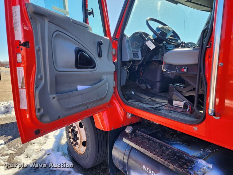 image for item LT9485 2007 International 7400  dump truck