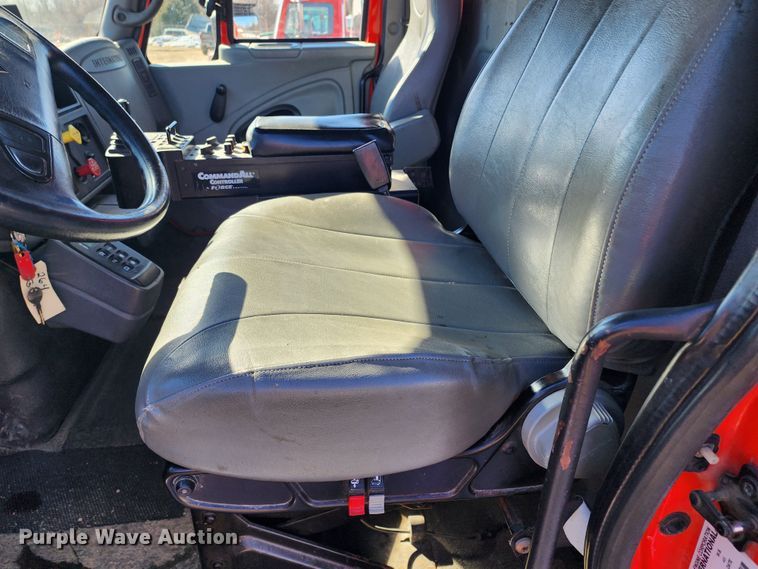 image for item LT9485 2007 International 7400  dump truck