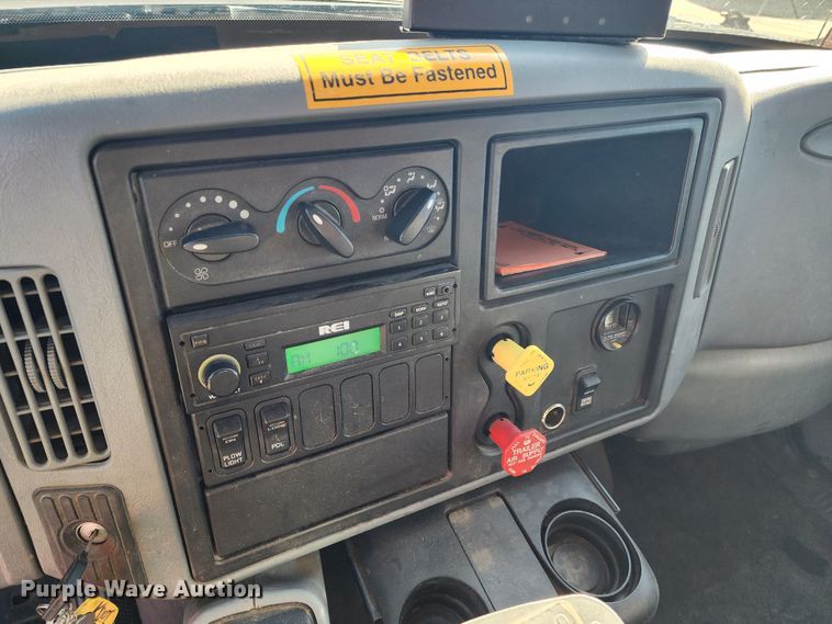 image for item LT9485 2007 International 7400  dump truck