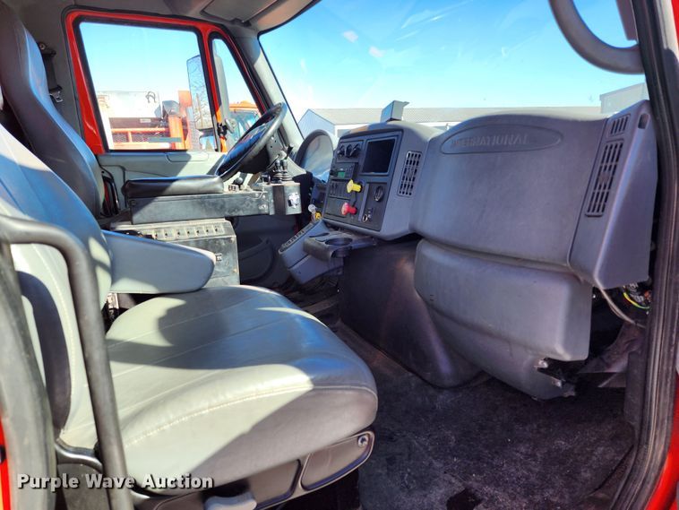 image for item LT9485 2007 International 7400  dump truck