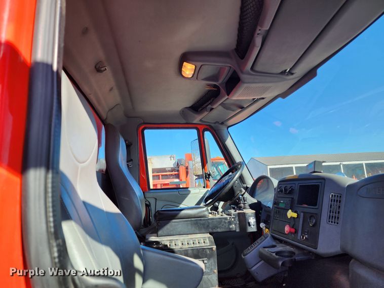 image for item LT9485 2007 International 7400  dump truck