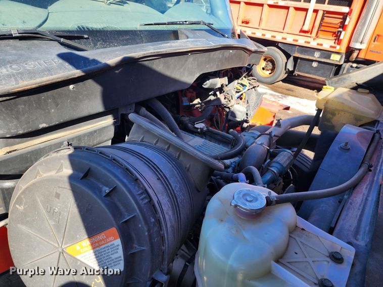 image for item LT9485 2007 International 7400  dump truck