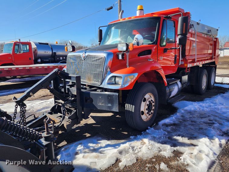image for item LT9485 2007 International 7400  dump truck