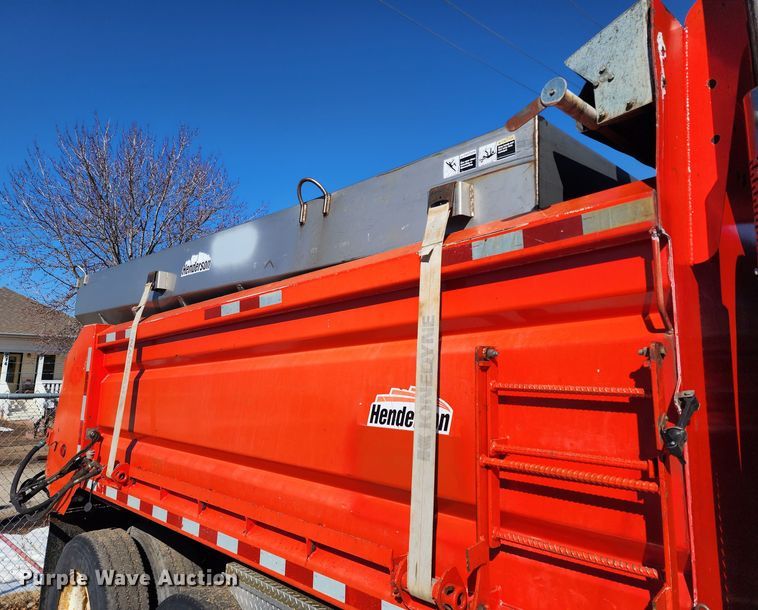 image for item LT9485 2007 International 7400  dump truck