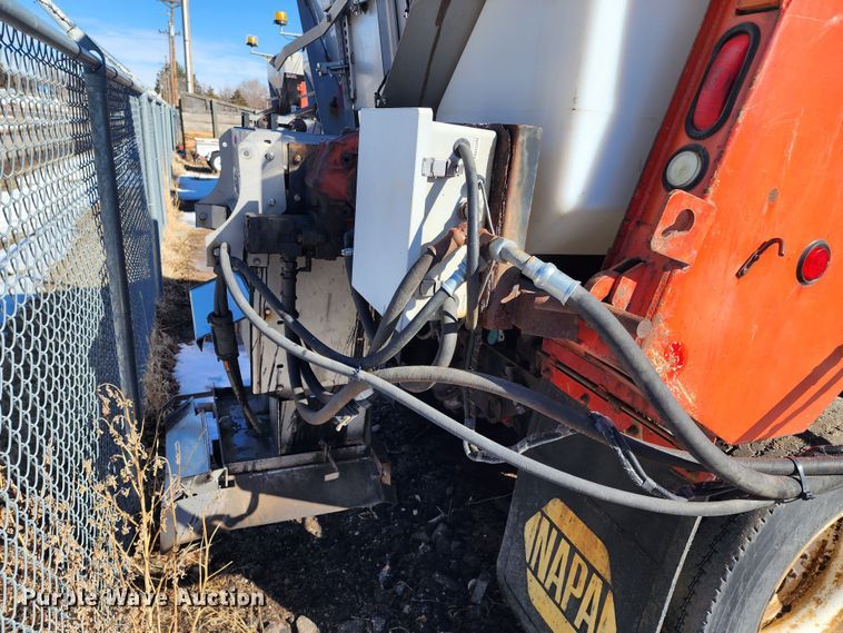 image for item LT9485 2007 International 7400  dump truck