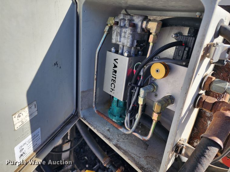 image for item LT9485 2007 International 7400  dump truck