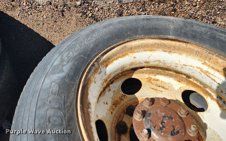 image for item LT9485 2007 International 7400  dump truck