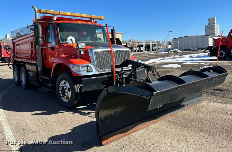 image for item LT9486 2007 International 7400  dump truck