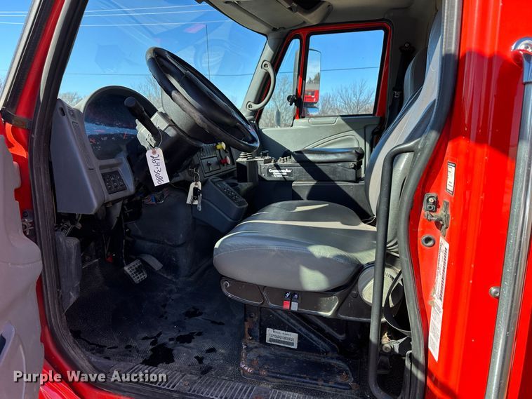 image for item LT9486 2007 International 7400  dump truck