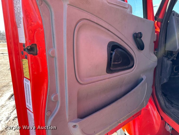 image for item LT9486 2007 International 7400  dump truck