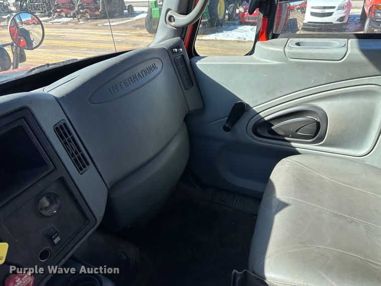 image for item LT9486 2007 International 7400  dump truck