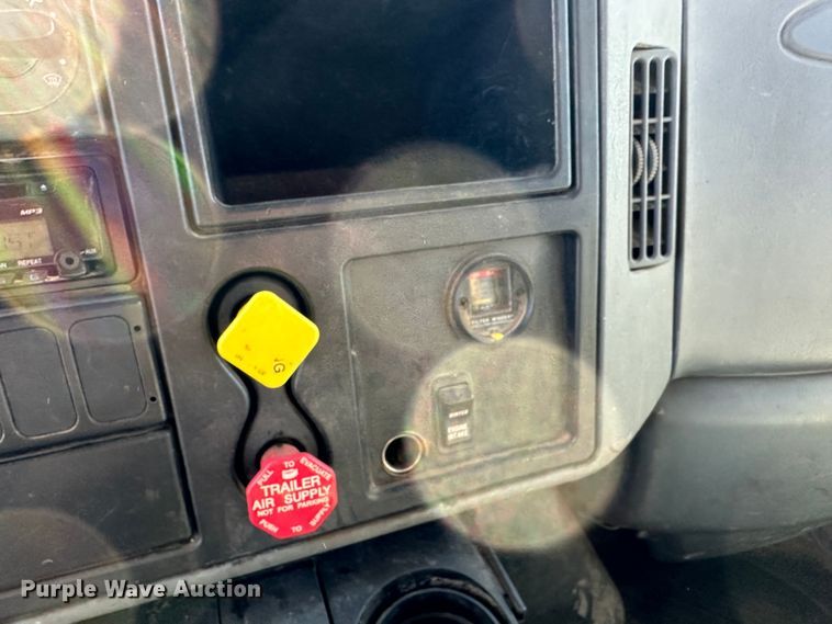 image for item LT9486 2007 International 7400  dump truck