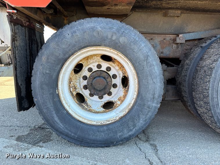 image for item LT9486 2007 International 7400  dump truck