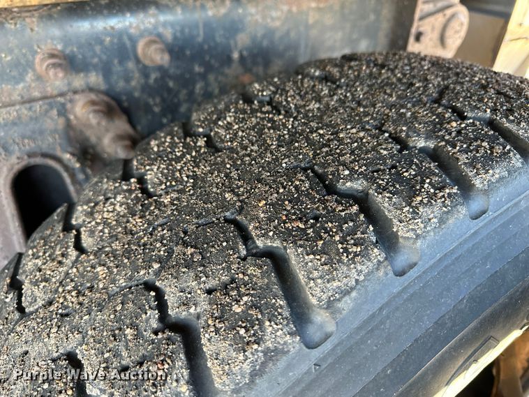 image for item LT9486 2007 International 7400  dump truck