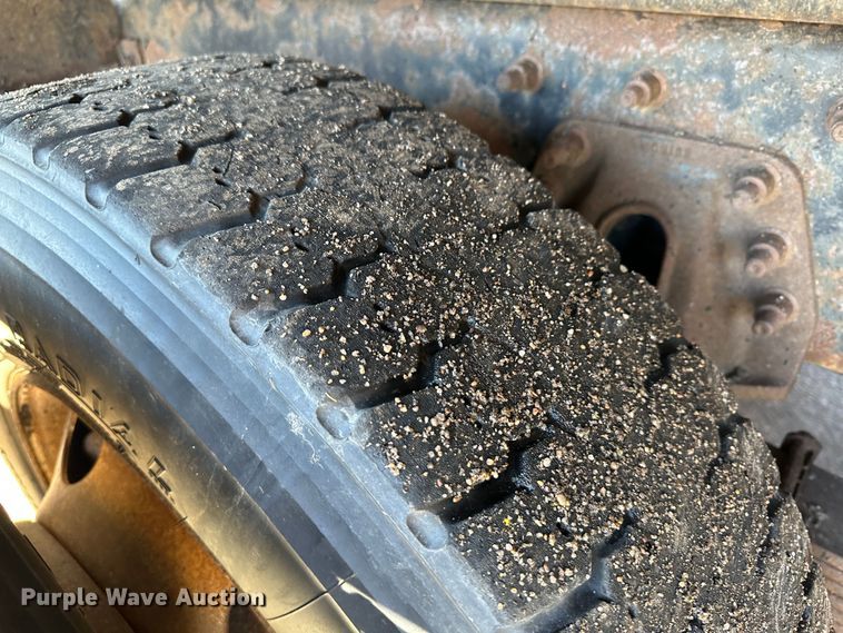 image for item LT9486 2007 International 7400  dump truck