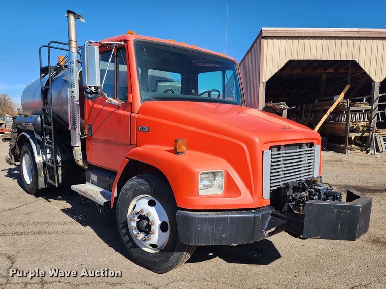 image for item LT9488 2002 Freightliner FL60  oil distributor truck