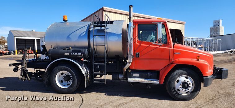 image for item LT9488 2002 Freightliner FL60  oil distributor truck