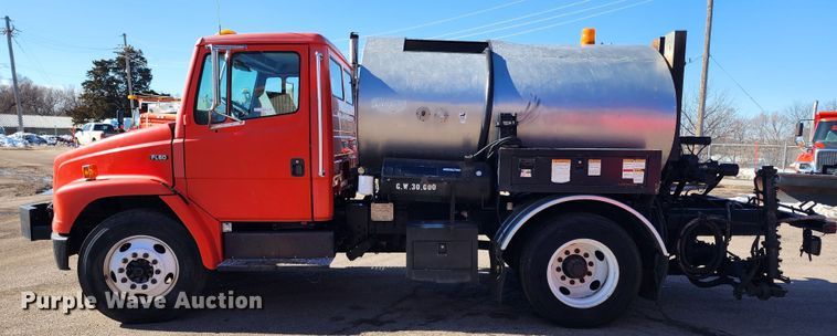 image for item LT9488 2002 Freightliner FL60  oil distributor truck