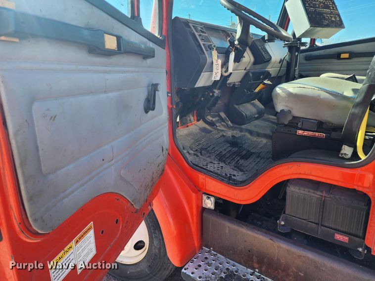 image for item LT9488 2002 Freightliner FL60  oil distributor truck