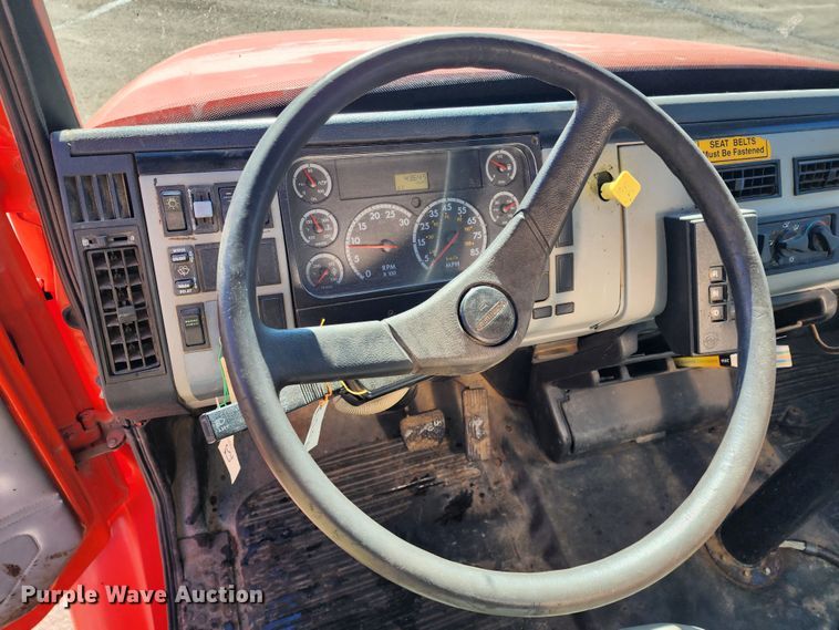 image for item LT9488 2002 Freightliner FL60  oil distributor truck