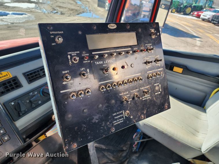 image for item LT9488 2002 Freightliner FL60  oil distributor truck