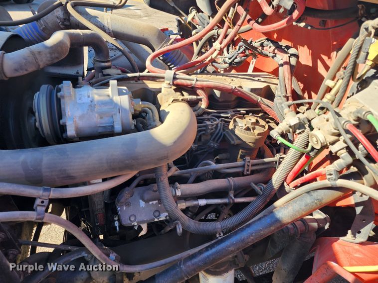 image for item LT9488 2002 Freightliner FL60  oil distributor truck