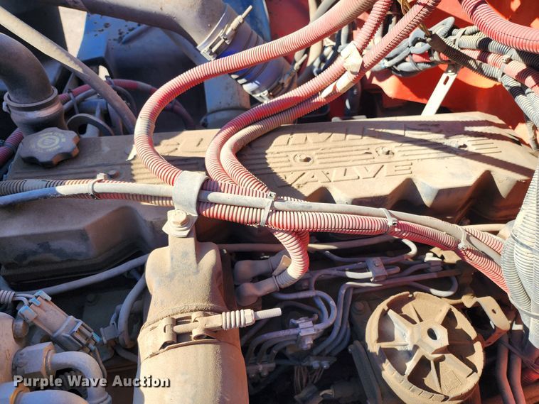 image for item LT9488 2002 Freightliner FL60  oil distributor truck