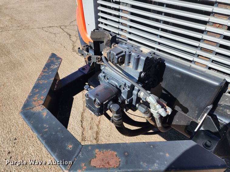 image for item LT9488 2002 Freightliner FL60  oil distributor truck