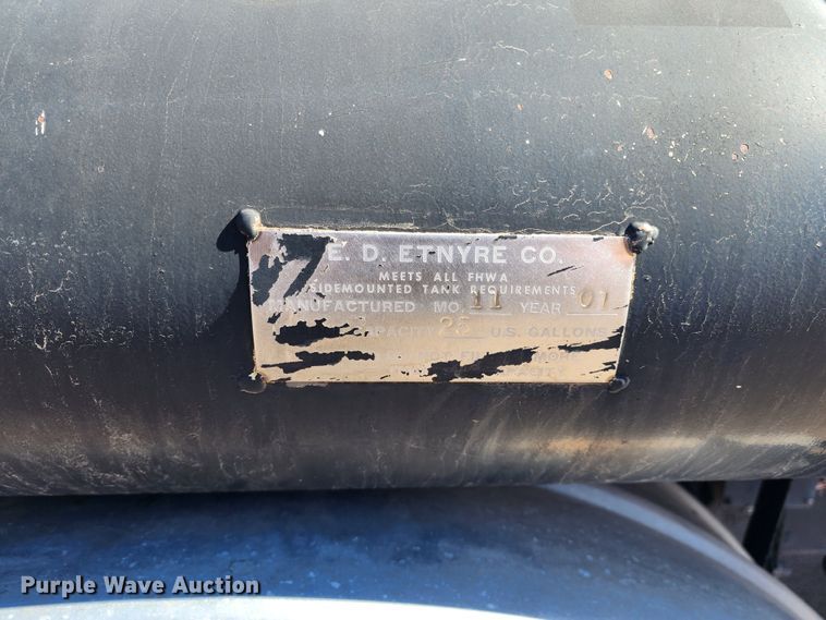 image for item LT9488 2002 Freightliner FL60  oil distributor truck