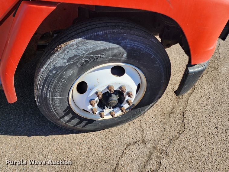 image for item LT9488 2002 Freightliner FL60  oil distributor truck