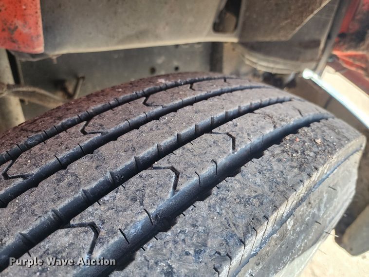 image for item LT9488 2002 Freightliner FL60  oil distributor truck