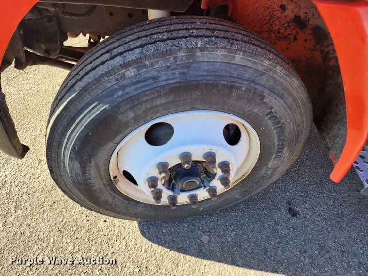 image for item LT9488 2002 Freightliner FL60  oil distributor truck