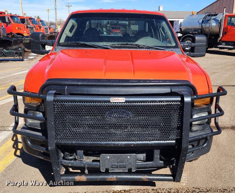 image for item LT9489 2009 Ford F250 Super Duty  Crew Cab utility bed pickup truck