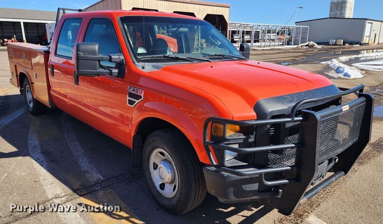 image for item LT9489 2009 Ford F250 Super Duty  Crew Cab utility bed pickup truck