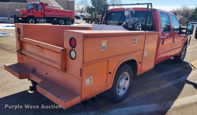 image for item LT9489 2009 Ford F250 Super Duty  Crew Cab utility bed pickup truck