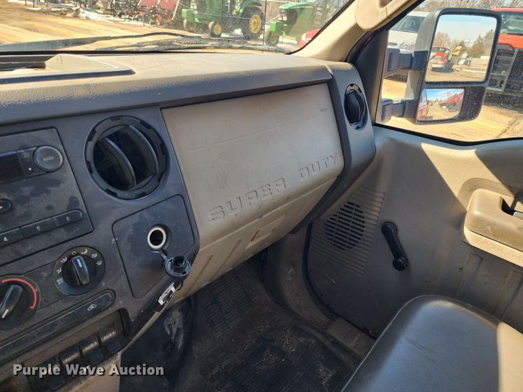 image for item LT9489 2009 Ford F250 Super Duty  Crew Cab utility bed pickup truck