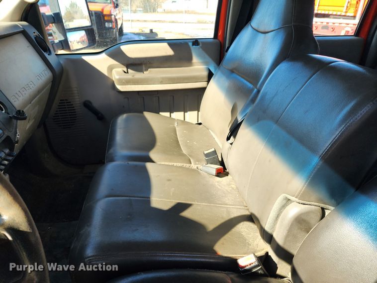 image for item LT9489 2009 Ford F250 Super Duty  Crew Cab utility bed pickup truck