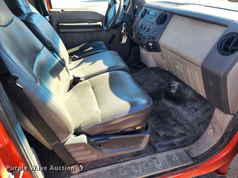 image for item LT9489 2009 Ford F250 Super Duty  Crew Cab utility bed pickup truck