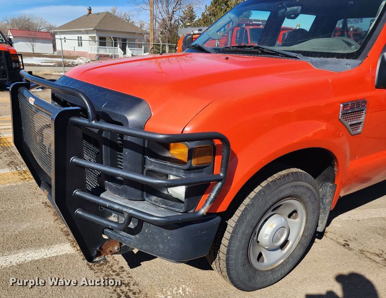 image for item LT9489 2009 Ford F250 Super Duty  Crew Cab utility bed pickup truck