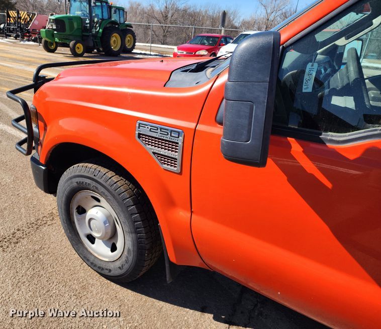 image for item LT9489 2009 Ford F250 Super Duty  Crew Cab utility bed pickup truck