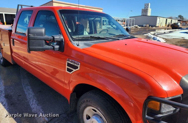 image for item LT9489 2009 Ford F250 Super Duty  Crew Cab utility bed pickup truck