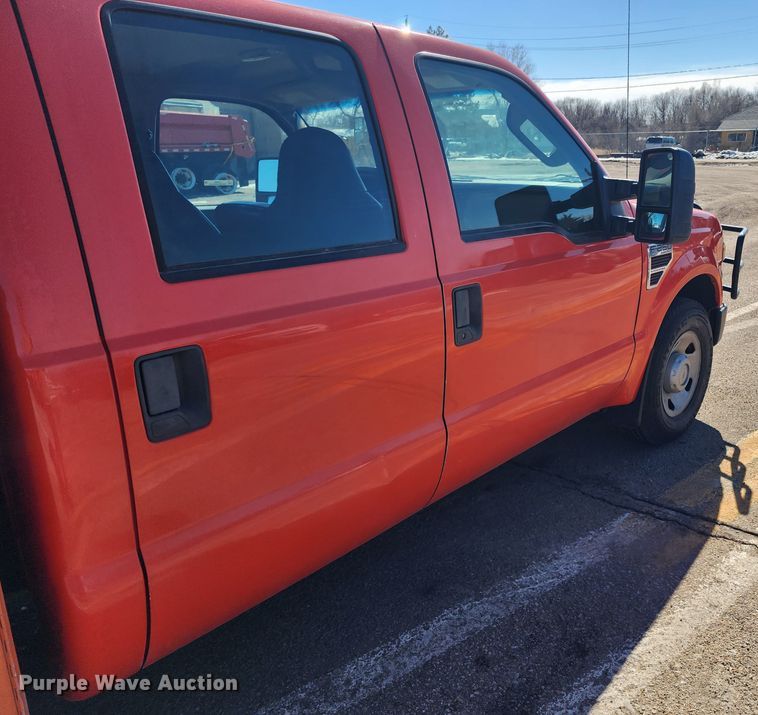 image for item LT9489 2009 Ford F250 Super Duty  Crew Cab utility bed pickup truck