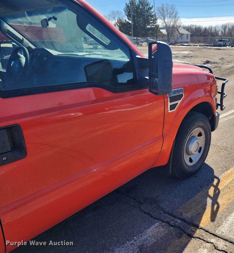 image for item LT9489 2009 Ford F250 Super Duty  Crew Cab utility bed pickup truck