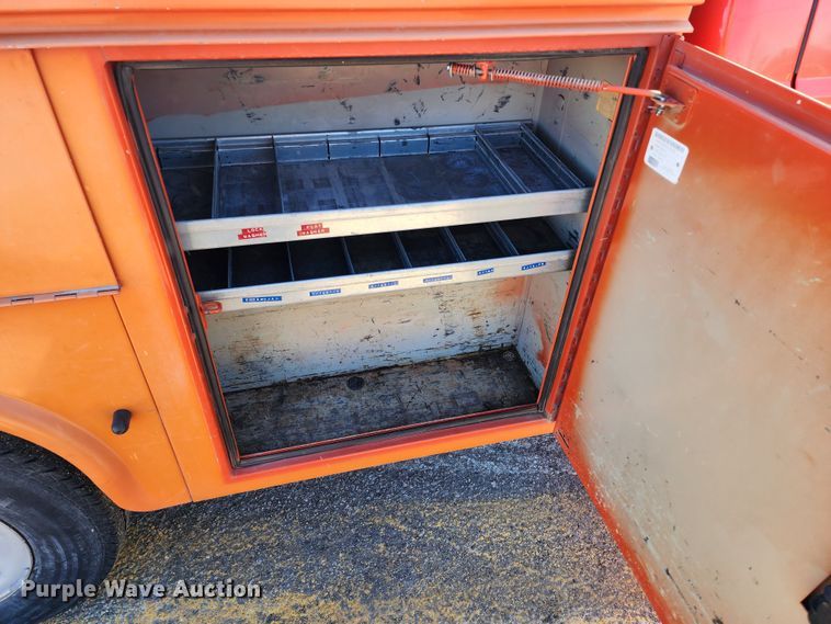 image for item LT9489 2009 Ford F250 Super Duty  Crew Cab utility bed pickup truck