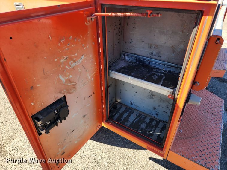 image for item LT9489 2009 Ford F250 Super Duty  Crew Cab utility bed pickup truck