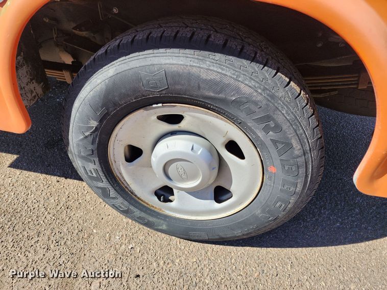 image for item LT9489 2009 Ford F250 Super Duty  Crew Cab utility bed pickup truck