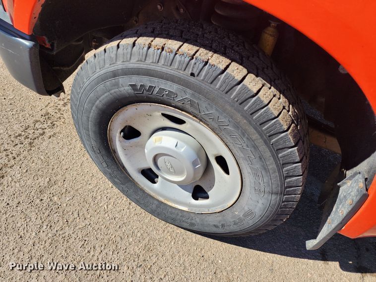 image for item LT9489 2009 Ford F250 Super Duty  Crew Cab utility bed pickup truck