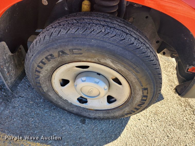 image for item LT9489 2009 Ford F250 Super Duty  Crew Cab utility bed pickup truck